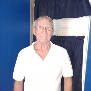 Meet your Posher, Larry